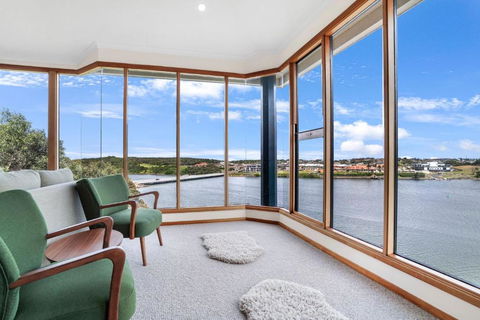 Riverview - E Caravan Parks 0