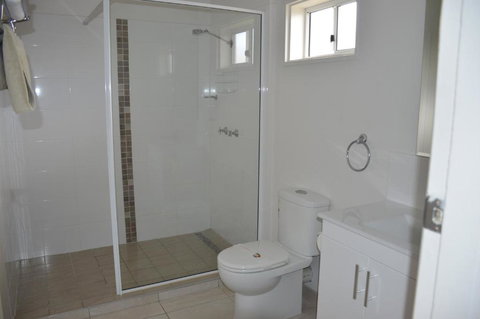 Rover Motel - E Caravan Parks 1