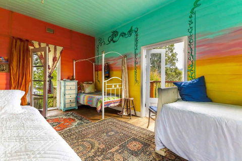 Robbie Burns Hotel Wyndham - E Caravan Parks 1