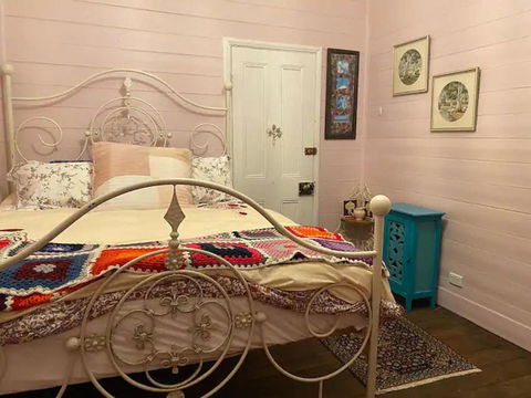 Robbie Burns Hotel Wyndham - E Caravan Parks 2