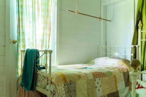 Robbie Burns Hotel Wyndham - E Caravan Parks 3