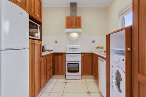 Robyn\'s Nest Lakeside Resort - E Caravan Parks 3
