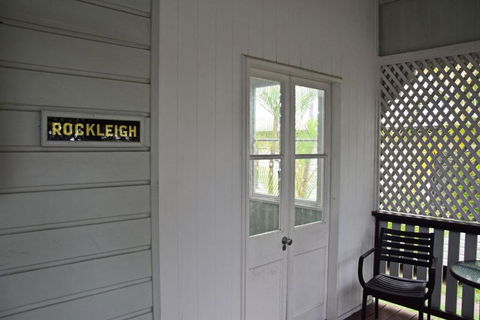 Rockleigh - Bring Your Own Linen. - E Caravan Parks 1