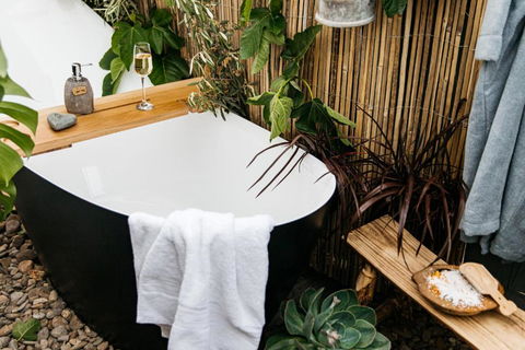 Romantic Retreat In Mornington Peninsula Heartland - E Caravan Parks 3