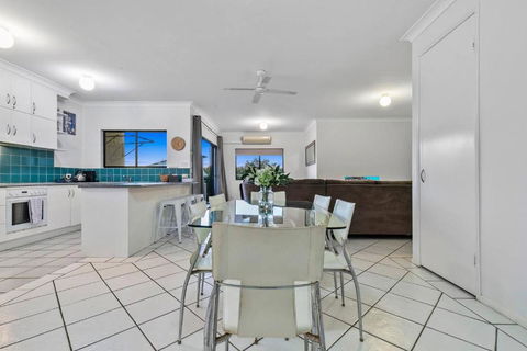 Rooftop Island Sunsets - E Caravan Parks 3