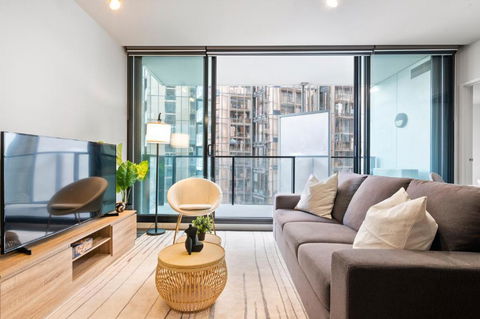 Rooftop Pool 2BR Apt At Marvel Stadium With Free Parking - E Caravan Parks 1