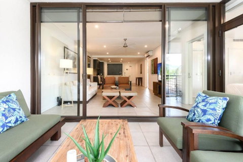 Rooftop Tranquility At Stunning Temple Resort - E Caravan Parks 1