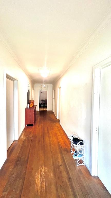 Room Near To Melbourne Airport & Train Station - E Caravan Parks 1