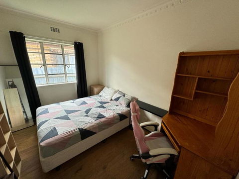 Room Near To Melbourne Airport & Train Station - E Caravan Parks 3