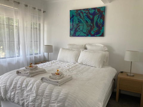 Rosewhite House - E Caravan Parks 1