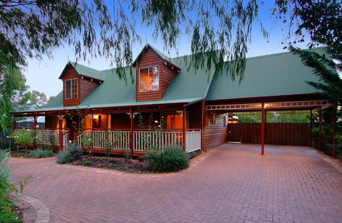 Rosewood Cottage - E Caravan Parks 2