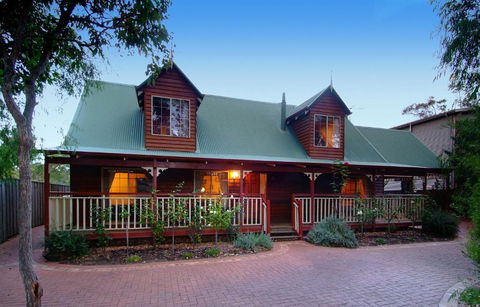 Rosewood Cottage - E Caravan Parks 1