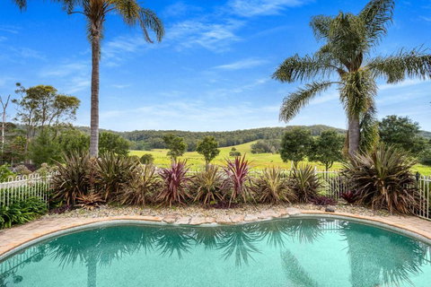 Roxy - A Secluded Luxury Estate Near Berry, Where Serenity Meets Family Comfort - E Caravan Parks 0