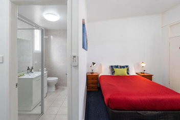 Royal Motel Tenterfield with E Caravan Parks