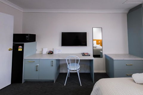 Roydons Motor Inn - E Caravan Parks 3