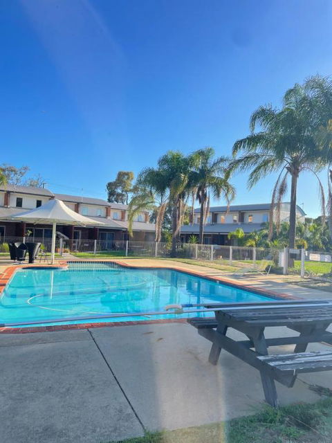 Sailz Villas - E Caravan Parks 1