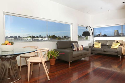Saint George - The Townhouse - E Caravan Parks 2