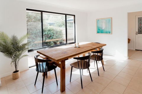 Salhus - Sleep In King Beds & Easy Walk To Town - E Caravan Parks 2