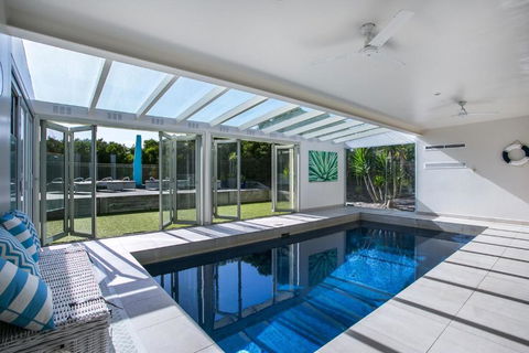 Saltaire - E Caravan Parks 0