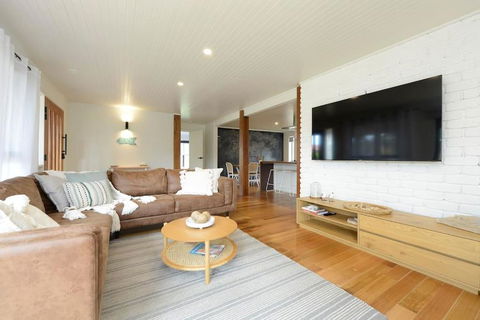 Salty Escape - E Caravan Parks 0