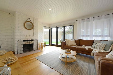 Salty Escape - E Caravan Parks 1