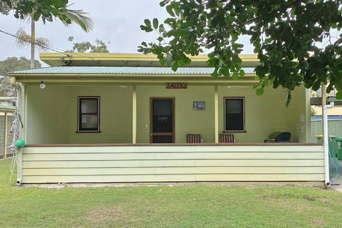 SALTYS AMITY POINT - E Caravan Parks 0