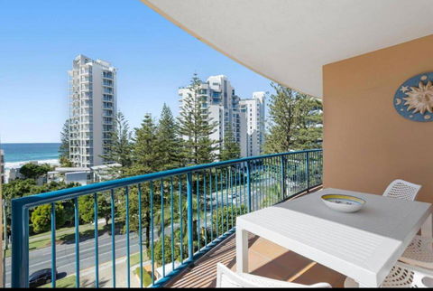 San Mateo On Broadbeach - E Caravan Parks 2