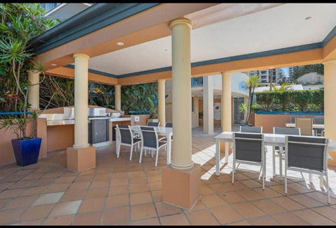 San Mateo On Broadbeach - E Caravan Parks 1