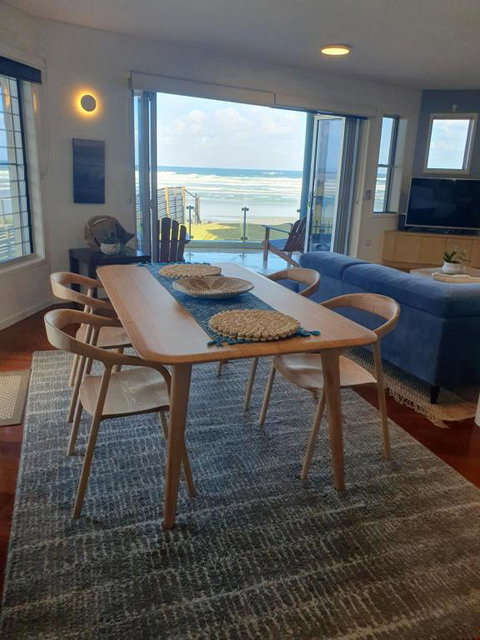 Sanbah-Surf, Views, Beach - E Caravan Parks 2