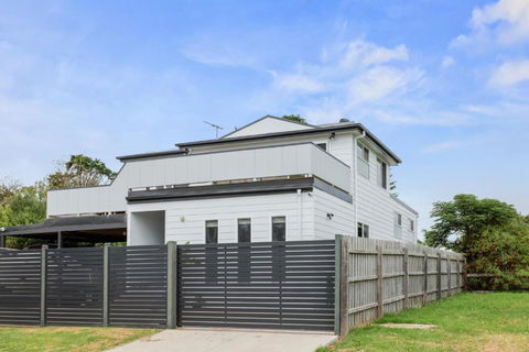 Sanctuary Lodge By Ready Set Stay - BYO LINEN & TOWELS - E Caravan Parks 2