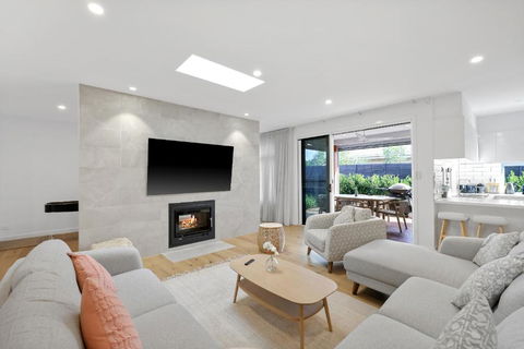 Sanctuary Of Hope By Ready Set Stay - Cowes - E Caravan Parks 1