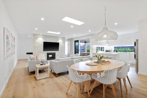 Sanctuary Of Hope By Ready Set Stay - Cowes - E Caravan Parks 2