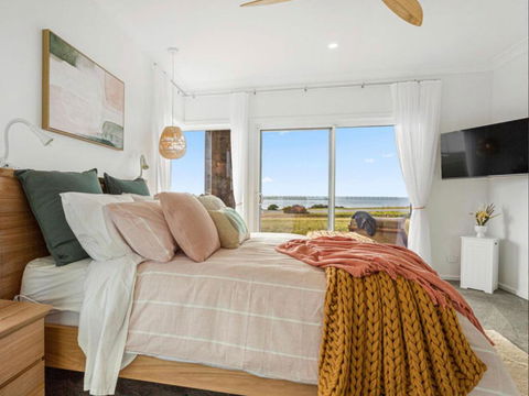 Sanctuary On Point - E Caravan Parks 1