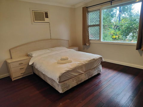S&S Guest House - E Caravan Parks 1