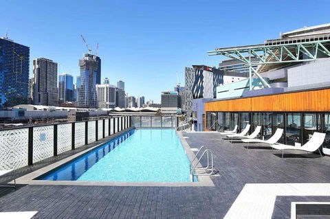 Rooftop Pool Stunning Apt At Marvel Stadium With Free Parking - E Caravan Parks 2