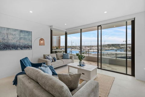 Sailview Escape - A Tranquil Marina Hideaway - E Caravan Parks 0