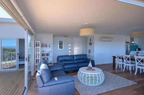 Sandbar Beach House - E Caravan Parks 2