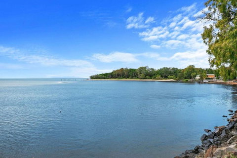 Sandbar On Moreton 5 Bedroom - E Caravan Parks 0