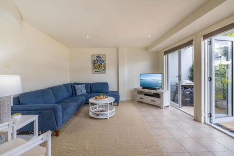 Sandcastles 4 -8 Ala Moana Way - E Caravan Parks 2