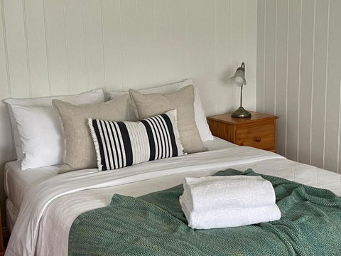 Sandpiper - Charming Beach Villa - E Caravan Parks 3