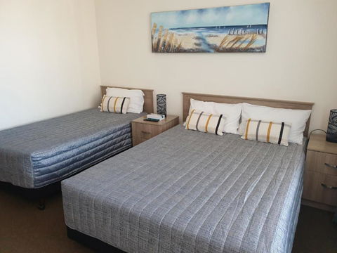 Sandpiper Motel Ulladulla - E Caravan Parks 1