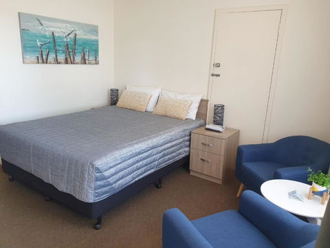 Sandpiper Motel Ulladulla - E Caravan Parks 2