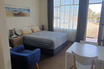 Sandpiper Motel Ulladulla with E Caravan Parks