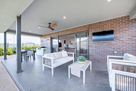 Sandstone - Family Entertainer, Refined Living - E Caravan Parks 2