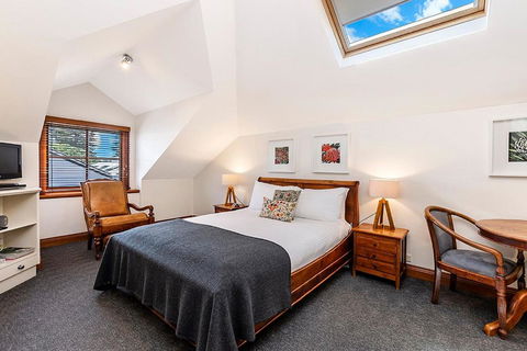 Sandstone Suites - In The Heart Of Port Fairy - E Caravan Parks 1