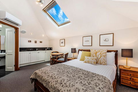Sandstone Suites - In The Heart Of Port Fairy - E Caravan Parks 0