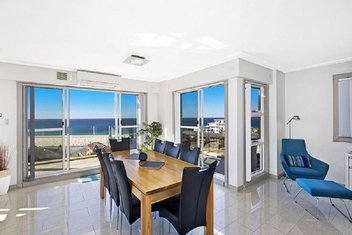 Sandy Cove Apartment The Entrance 31 with E Caravan Parks