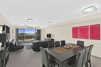 Sandy Cove Apartment The Entrance 46 with E Caravan Parks
