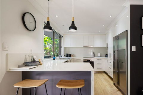 Sandy Dunes Retreat Pet-Friendly Wurtulla Home - E Caravan Parks 3