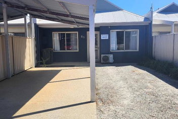 Sandy Feet with E Caravan Parks
